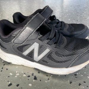 New Balance Boys Tennis Shoes - Size 1 (Wide!!!)